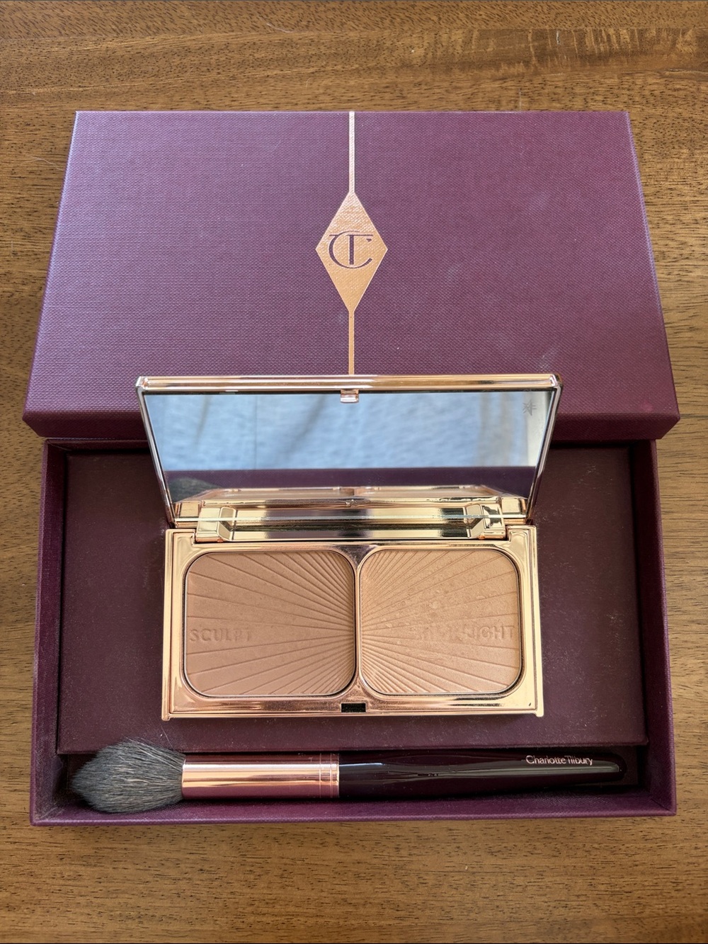 Charlotte Tilbury Sculpt Brush & Filmstar Bronze & Glow - Light to Medium - Picture 3 of 3